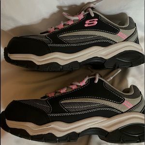 Skechers “Biscoe” steel toe